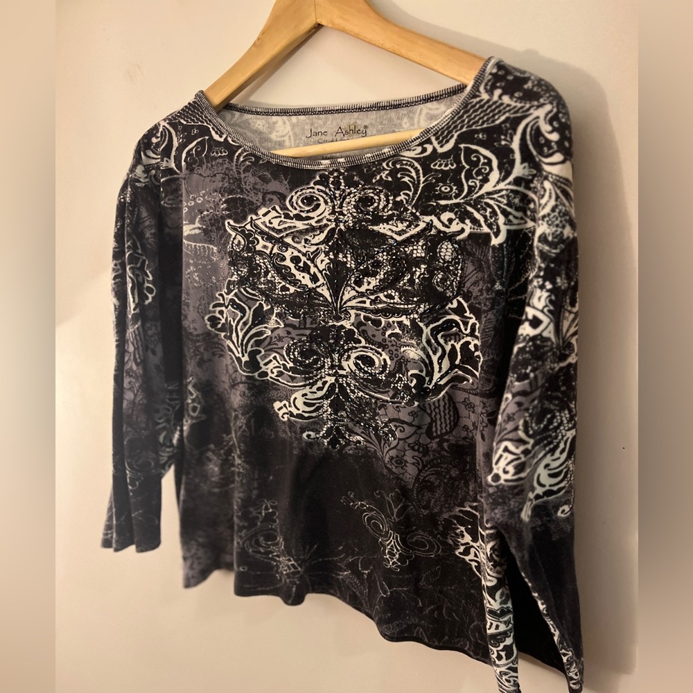 Jane Ashley Black and White Bejeweled Top L